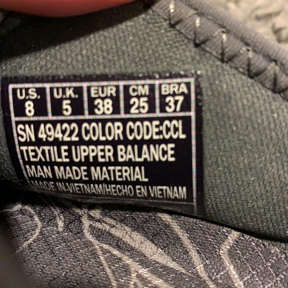 Sketchers Relaxed Fit Memory Foam shoes, size 8 - Picture 5 of 5